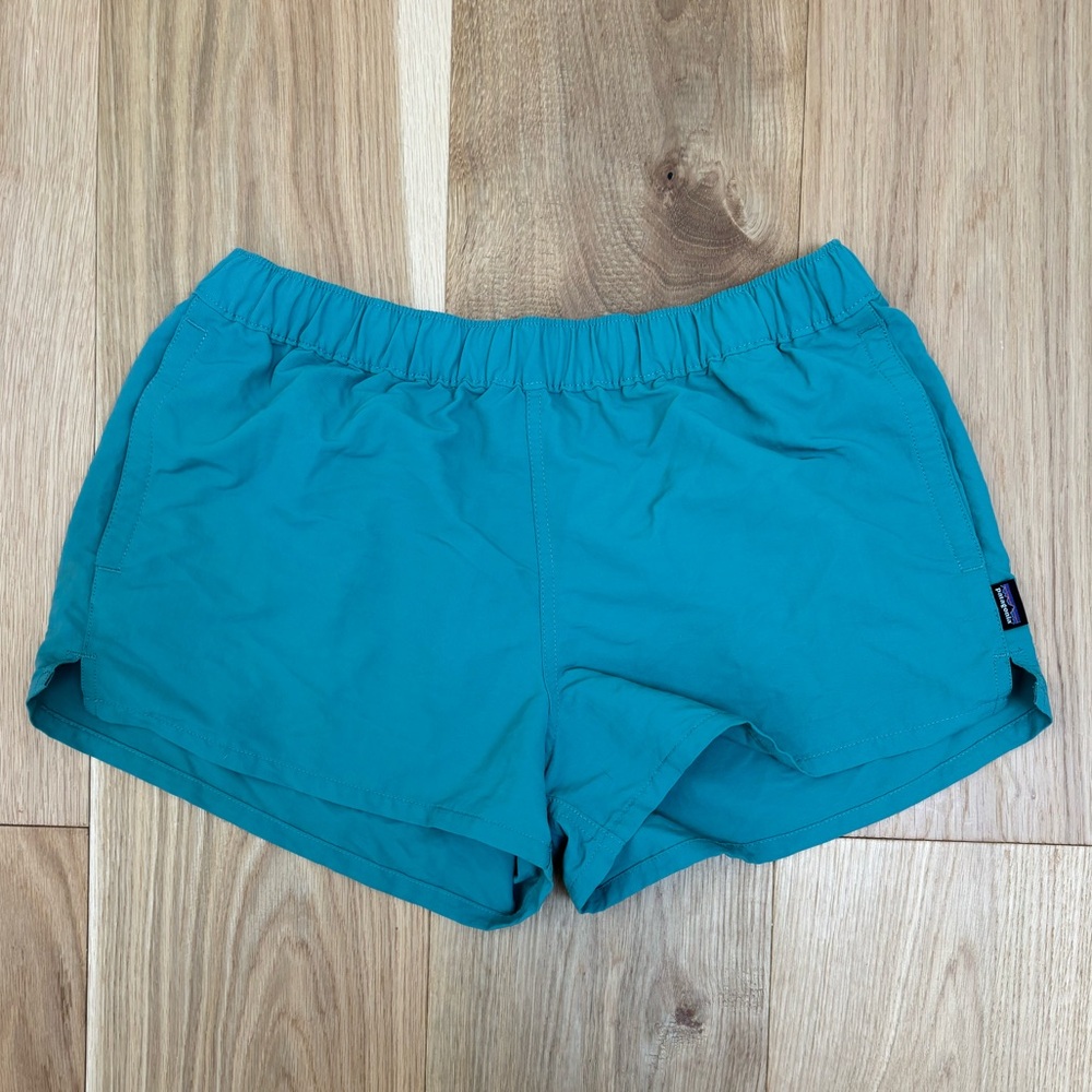 Patagonia barely baggies (2.5”)
Excellent used condition!